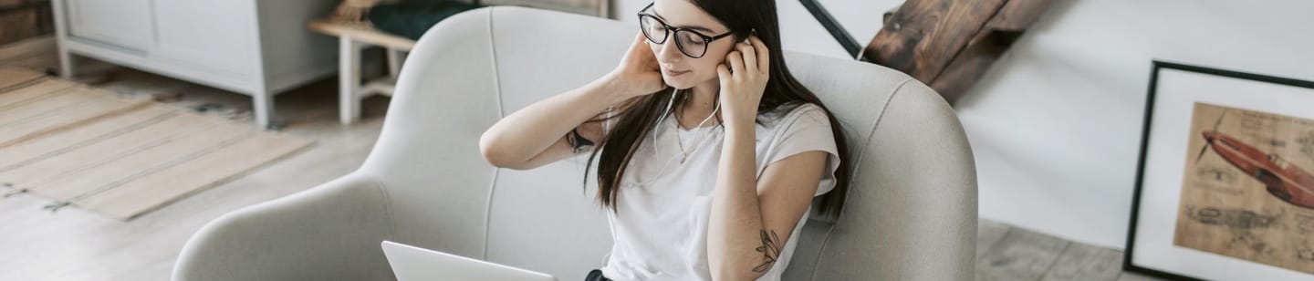 Woman talking on the phone