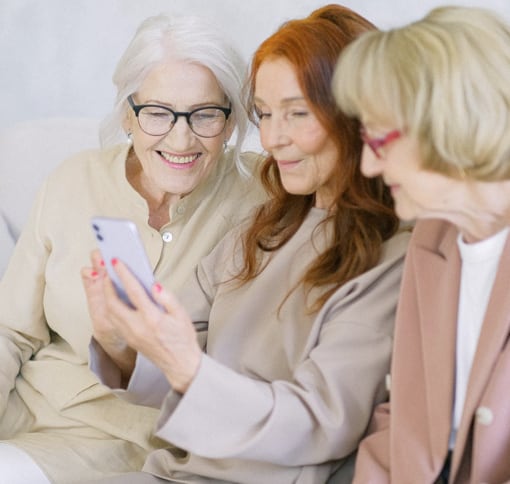 women in videocall